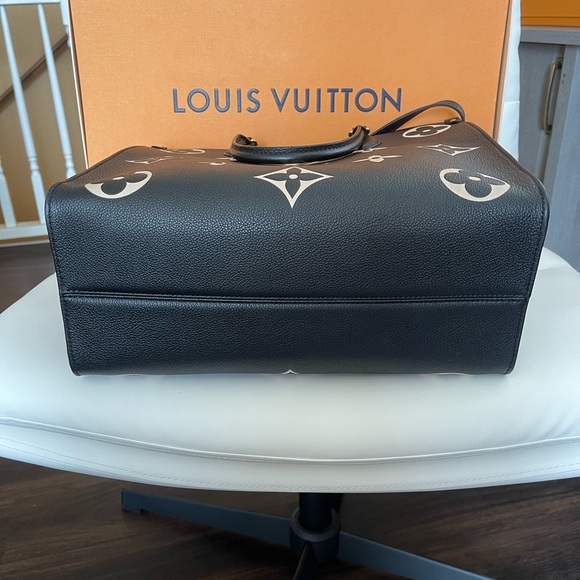 Louis Vuitton  OnTheGo MM - Picture 4 of 9